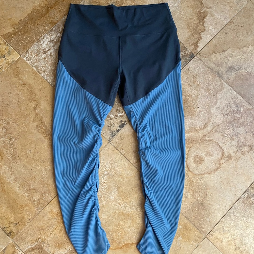 Zyia Storm parallel luxe high rise 7/8 two toned ribbed leggings 12